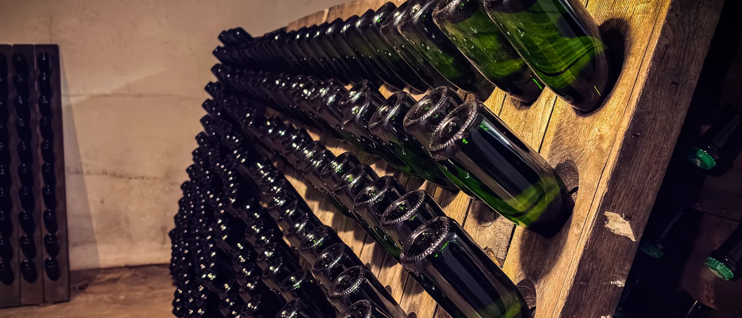 Bouteilles de champagne J.M. Rigot conservées en cave