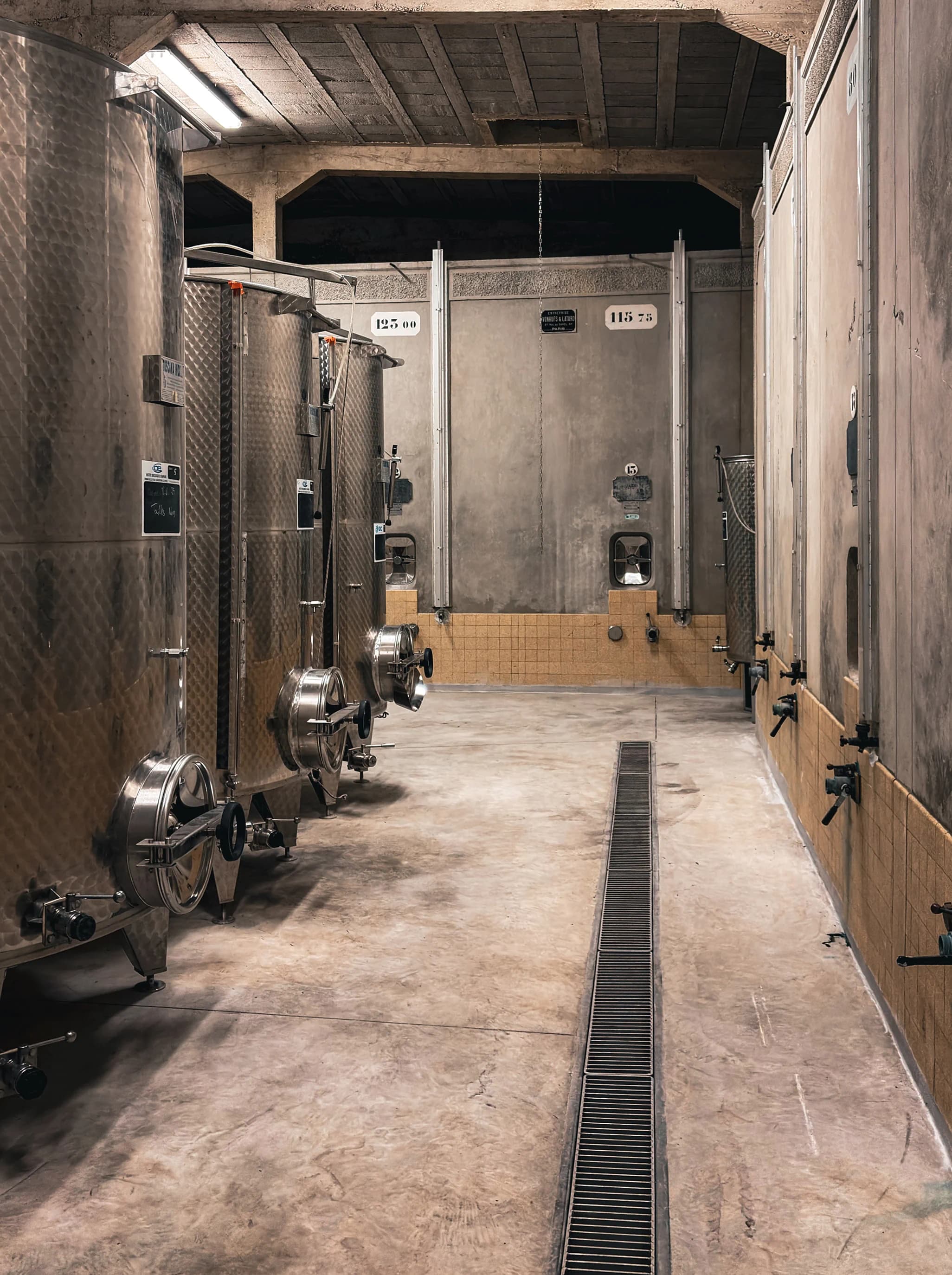 Cuverie de la maison de champagne J.M. Rigot